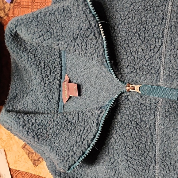 Eddie Bauer Fleece Vest - Picture 4 of 8
